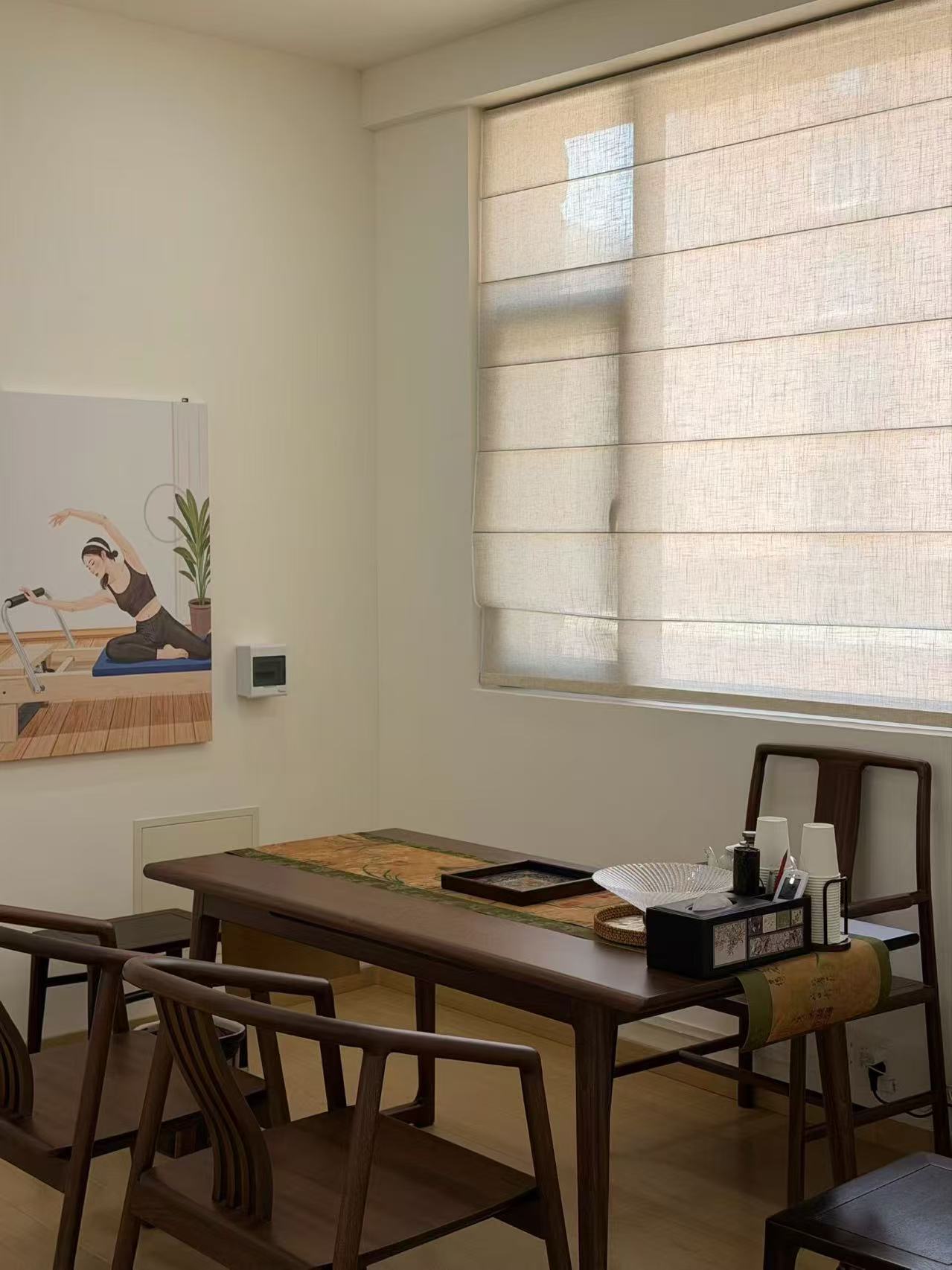 休息区 — 木质茶桌